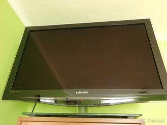 Predám televízor Samsung LE37B650T2W - 2