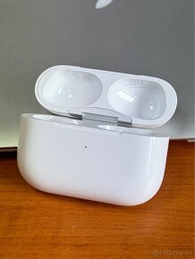 Apple AirPods Pro Náhradné nabíjacie púzdro - 2