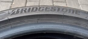 2ks. Zimné Pneumatiky BRIDGESTONE 225/40R18 92V - 2