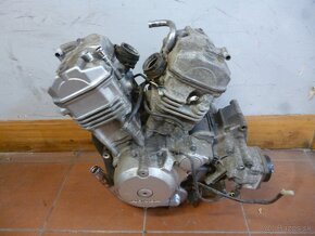 Honda NT 650 V Deauville. Motor.  rok 2005 - 2