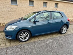 Toyota Auris 1,6b 133000km - 2