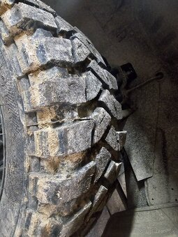 Predam offroad pneumatiky 245/70R16 - 2