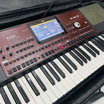 Korg pa 700 - 2