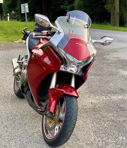 Honda VFR 1200 F - 2