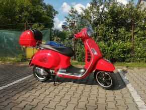 Piaggio Vespa GTS Super 125 - 2