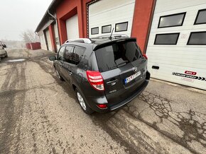 Predám Toyota Rav4 2.2 Disel 110 Kw - 2