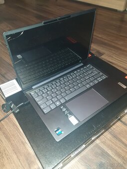 Lenovo Yoga Slim 6 14IAP8 - poškodený displej - 2