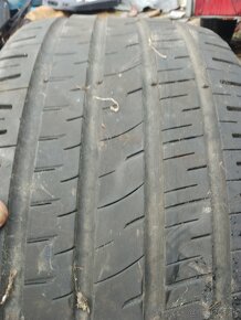 Predam 2letne pneu 235/45 R17 dezén 5.5mm a 3.5 mm - 2