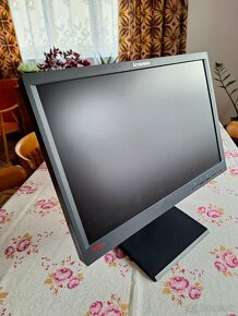 Monitor Lenovo - 2