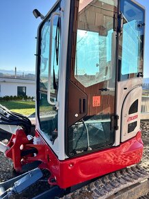 Takeuchi TB325r - 2