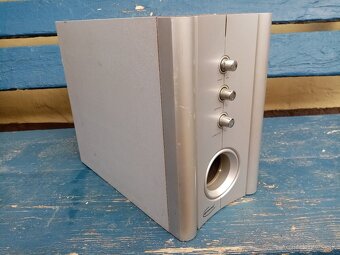 subwoofer-reproduktor - - - 2