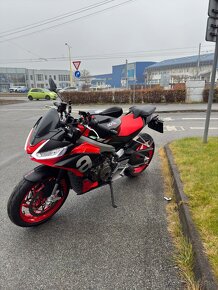 Aprilia Tuono 660 - 2