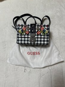 Krásna kufríková crossbody zn. GUESS originál - 2