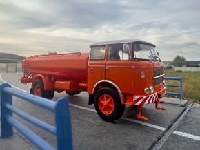 ŠKODA LIAZ/ TATRA predam zberatelske modely. Mierka 1:43. - 2