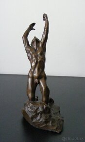 Bronzová soška – Auguste Rodin – Muž so vztýčenými rukami - 2