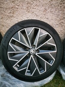 Škoda - Propus R18, 8Jx18 ET44, 235/45 R18 - 2