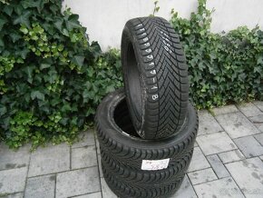 Predám 4x zimné pneu Pirelli 185/55 R15 82T - 2