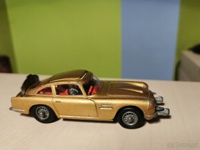 Corgi toys Aston Martin DB4 - 2