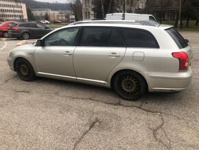 Toyota avensis T25 2.0D kombi - 2