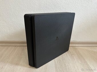 PREDAM PLAYSTATION 4  SLIM + 2 OVLADAČE + HRY - 2