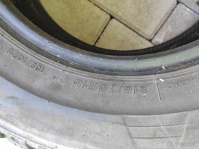 Predám dve letné pneu Bridgestone 215/70R15C - 2