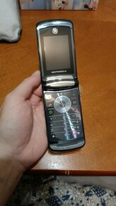 Motorola razr v8 - 2