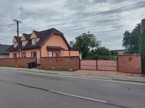 Exkluzívny predaj 6.izb 220m2  RD v obci Horňany a pozemkom - 2