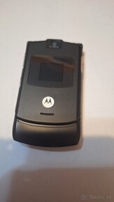 Motorola Razr V3 top stav - 2