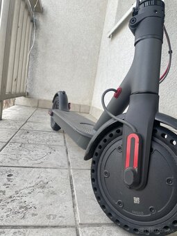 Xiaomi kolobežka M365 Electric Scooter Black - 2