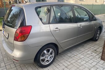 Toyota Corolla Verso 2,0 D - 2