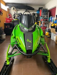 Snežný skúter Arctic Cat Hardcore M8000 162 2017 - 2