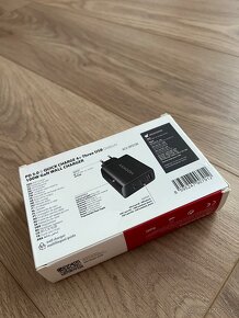 Sieťová nabíjačka AxagoN 100W - 2