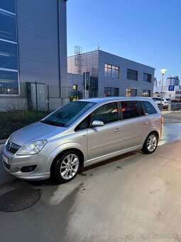 Predam peknú Opel zafira 1.9 88kw rok 2008 - 2