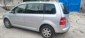 Volkswagen Touran 2.0 Fsi 7 miestny - 2