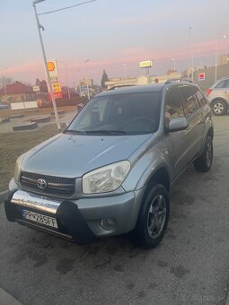 Predam toyotu rav4 r.v2005 benzin2.0 +lpg - 2