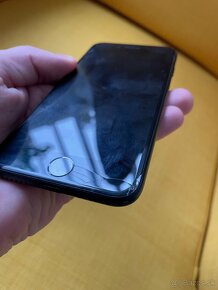 Predám iPhone 7 32GB Black - 2