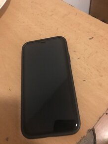 iphone 11  64gb top stav - 2