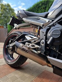 Triumph Street Triple 765 RS - 2