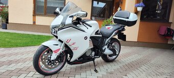 Honda VFR 1200F - 2