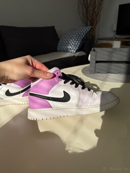 Nike Air Jordan 1 Mid Barely Grape (GS) tenisky - 2