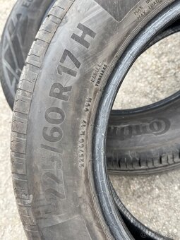 225/60R17 - 2