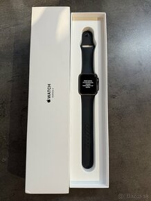 Apple watch series 3     42mm - 2