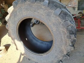 Zadna pneumatika 650/75r38 - 2