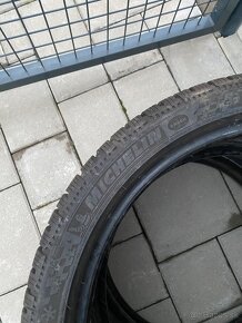 255/35 R19 zimne - 2