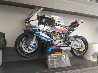 BMW M 1000 RR motorka set 42130 - 2