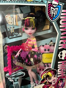 Monster High Draculaura Art Class - 2