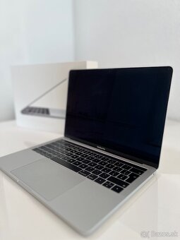 Apple Macbook Pro 13 Space Grey - 2