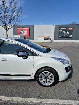 Peugeot 3008 Hybrid4 2.0 hdi TOP STAV - 2