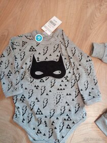 Nove body+mikina+ ciapka Batman velkost 92 - 2