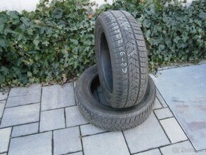 Predám 2x zimné pneu Pirelli 205/60 R16 92HXL - 2